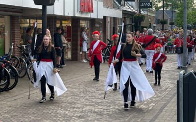 Muzikale eindoptocht avondvierdaagse Burgum