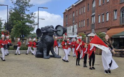 Burgum geniet van Drumbandfestival